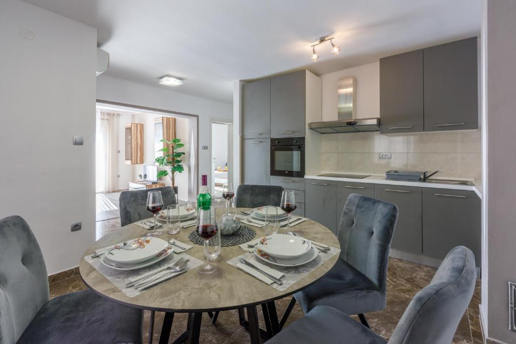Apartments Kralj Zvonimir photo 4