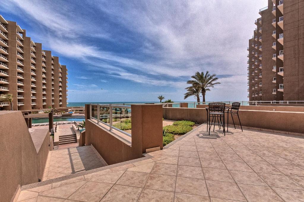 Las Palomas 2BR GROUND FLOOR Huge Patio/Closest to Lazy River/Steps to Beach photo 1