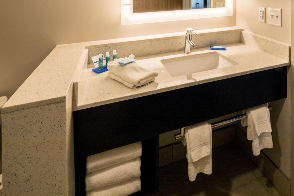 Holiday Inn Express - North Augusta South Carolina, an IHG Hotel photo 2