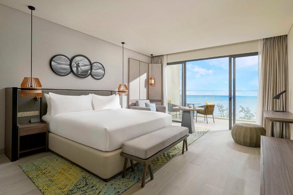 Crowne Plaza Phu Quoc Starbay, an IHG hotel