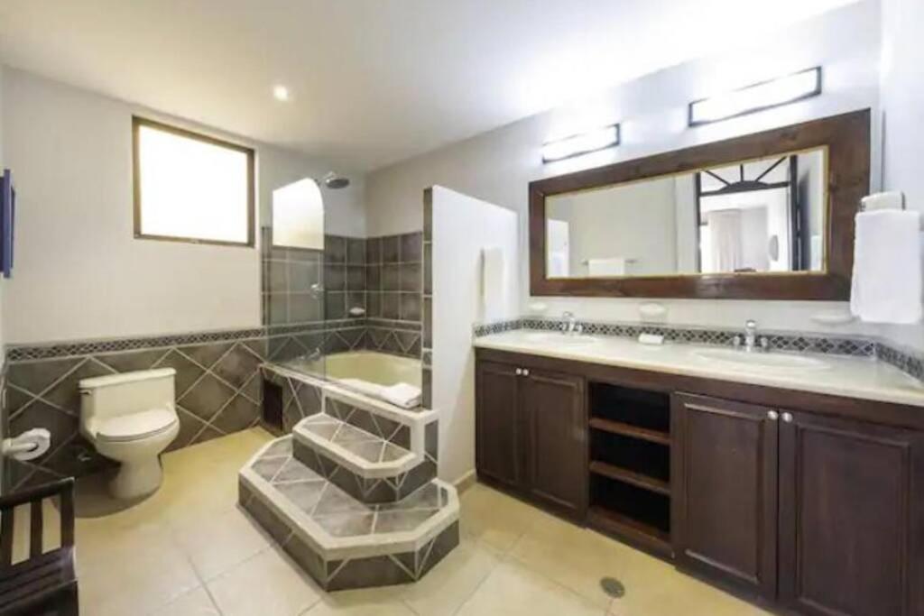 777J Beachfront Luxury Condo 3 BR/2.5BA Near SJO - Jaco Beach photo 3