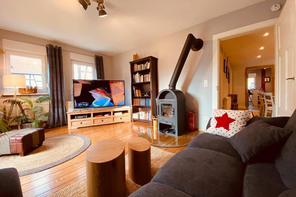 Gemütliche Landhaus Wohnung auf dem Ponyhof - Himmelbett, Kamin & Garten photo 2