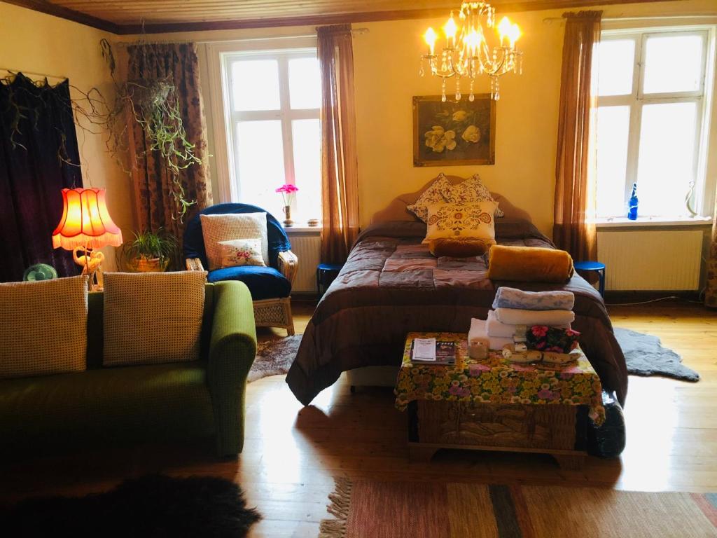 Captivating 1-Bed Studio photo 3