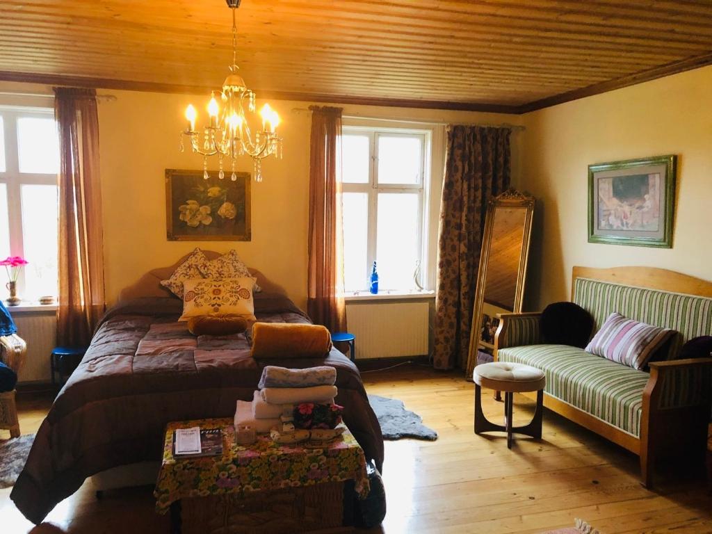 Captivating 1-Bed Studio photo 1