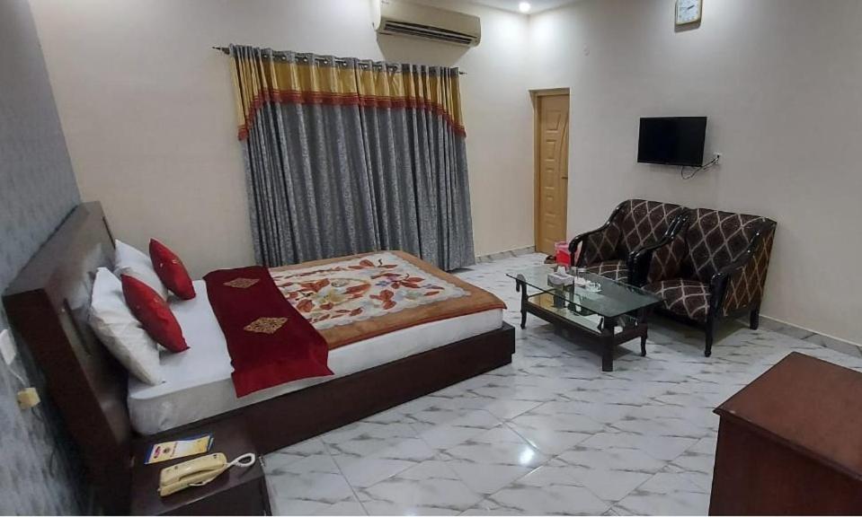 Family Guest House in Garden Town photo 3
