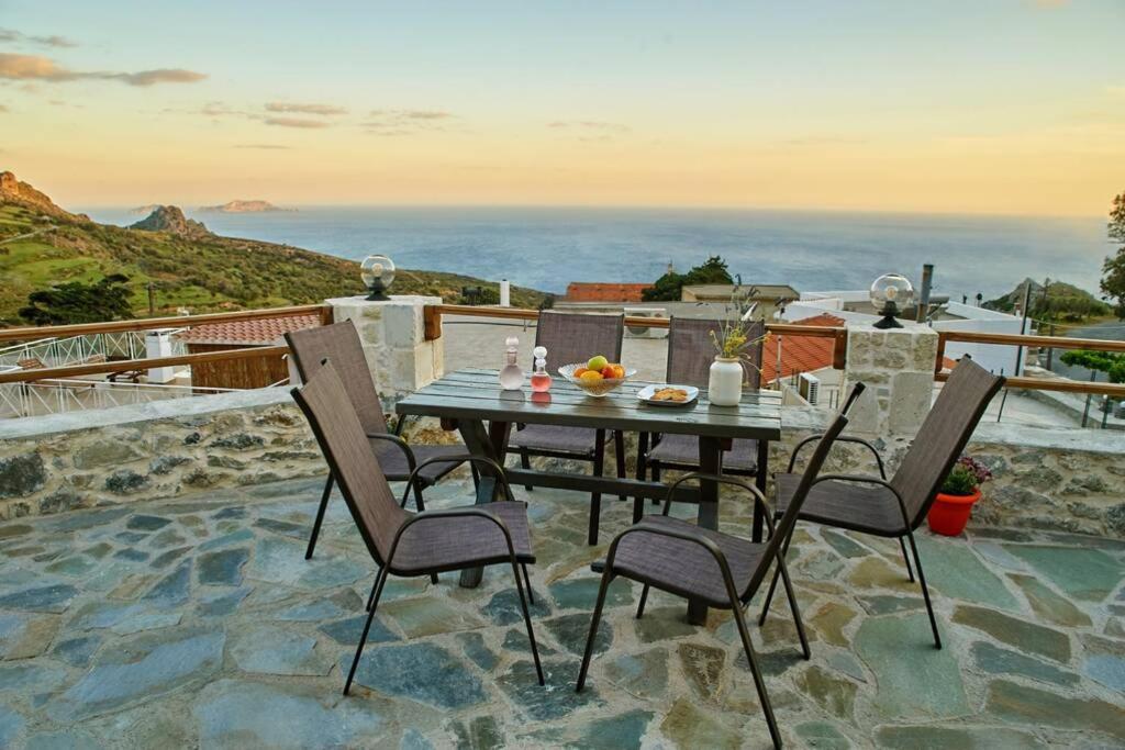 Maria's cozy stonehouse photo 1