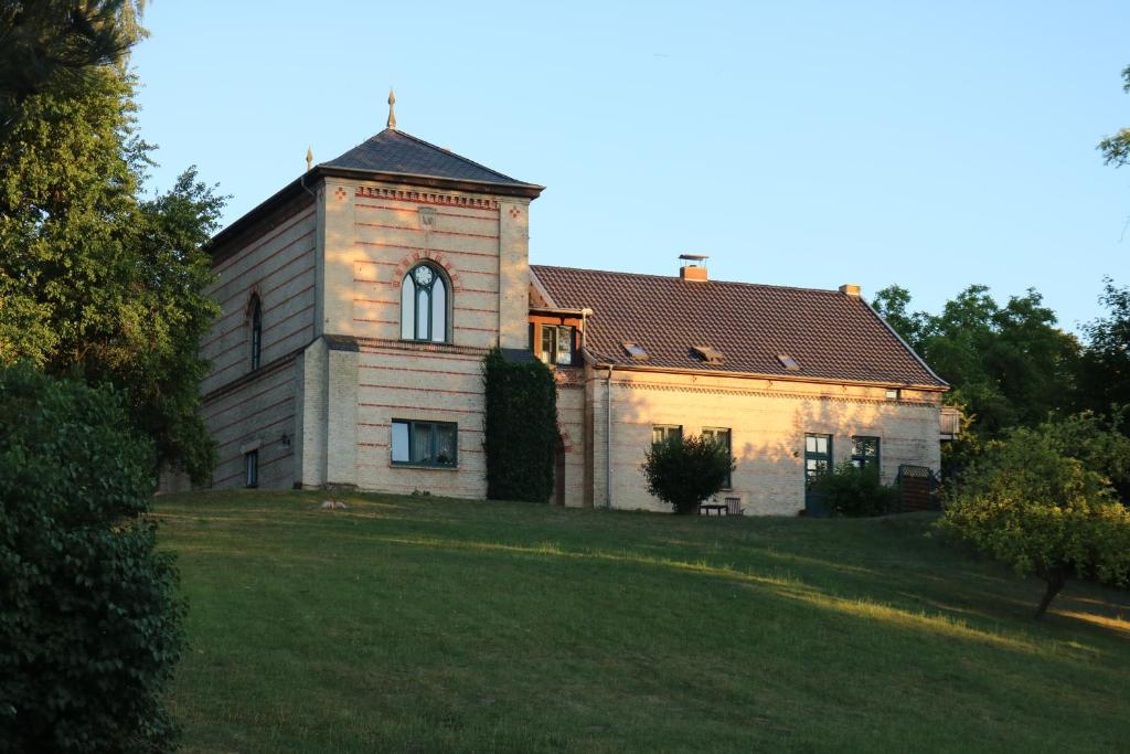 Historisches Gebäude " Rentmeisteramt" Basedow photo 1