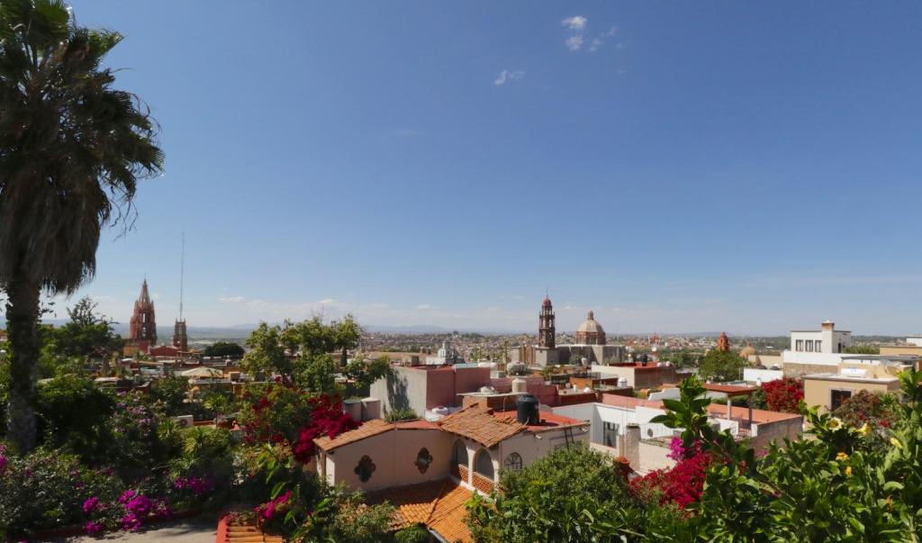 Casa Mia Suites photo 3