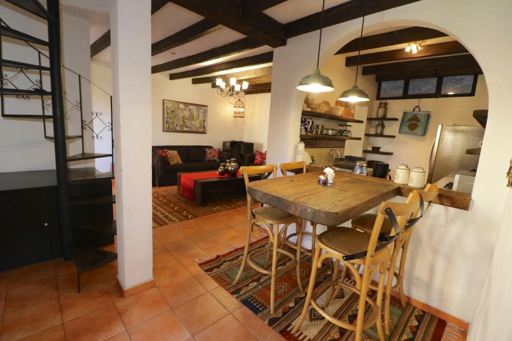 Casa Mia Suites photo 4