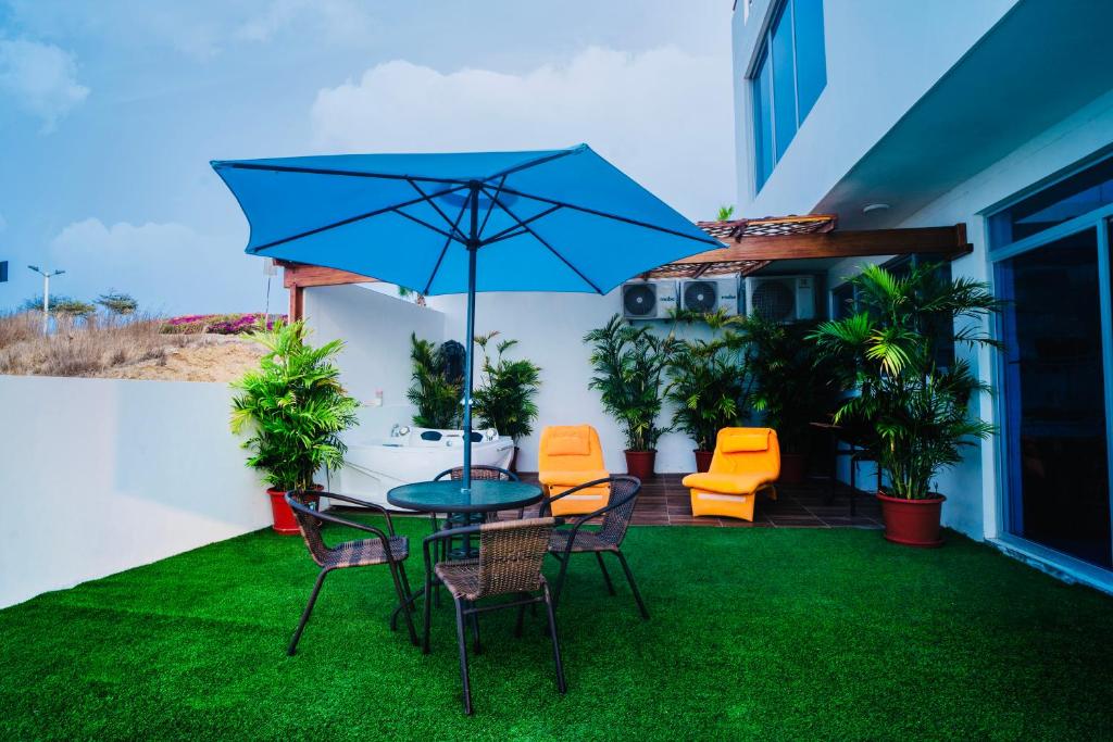 Exclusivo Penthouse frente al mar con acceso a la playa - Club Privado en Manta photo 1