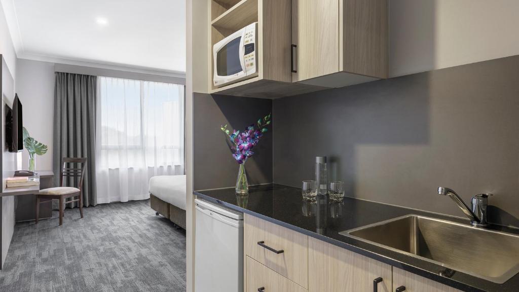 Oaks Sydney North Ryde Suites Room Type - Deluxe Studio (No Housekeeping)
