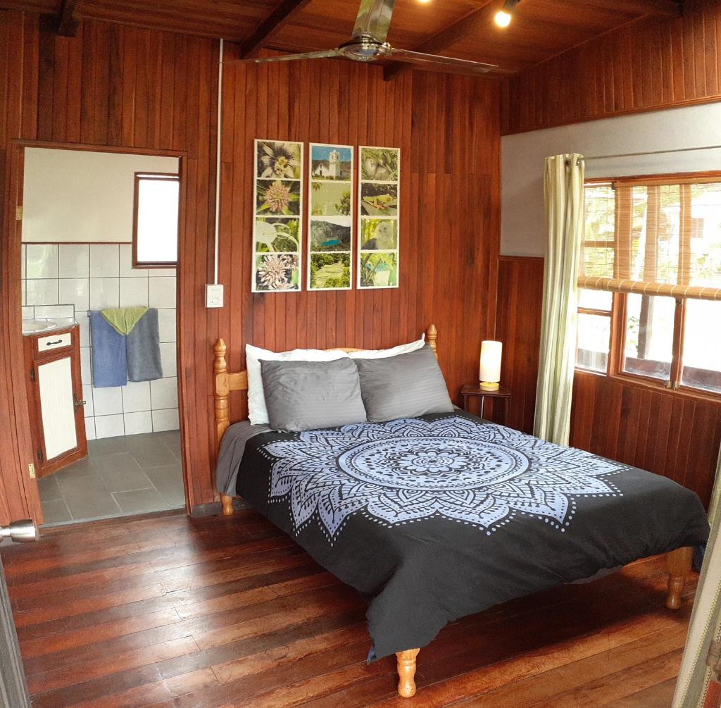 Montaña Linda Guest House Orosi photo 1