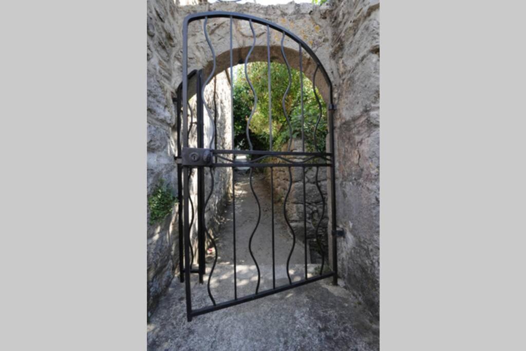 maison pierre et voûte au cœur du village photo 4