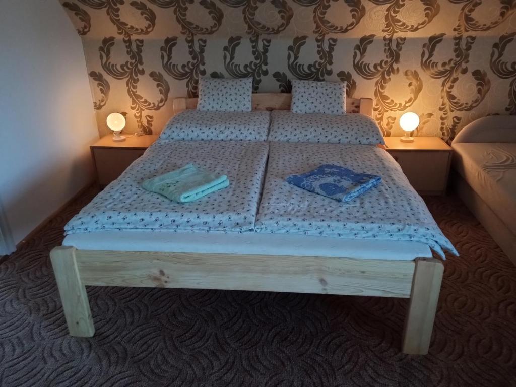Трехместный (Трехместный номер с ванной комнатой), Holiday Apartmanház with garden