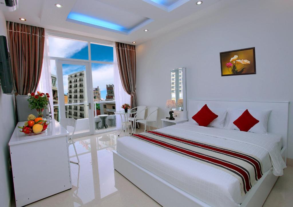 Двухместный (Двухместный номер Делюкс с 1 кроватью и балконом), An Phu Gia Apartment
