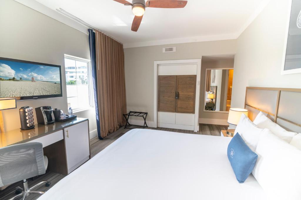 Двухместный (Номер Делюкс с кроватью размера «king-size», вид на город), San Juan Hotel Miami Beach