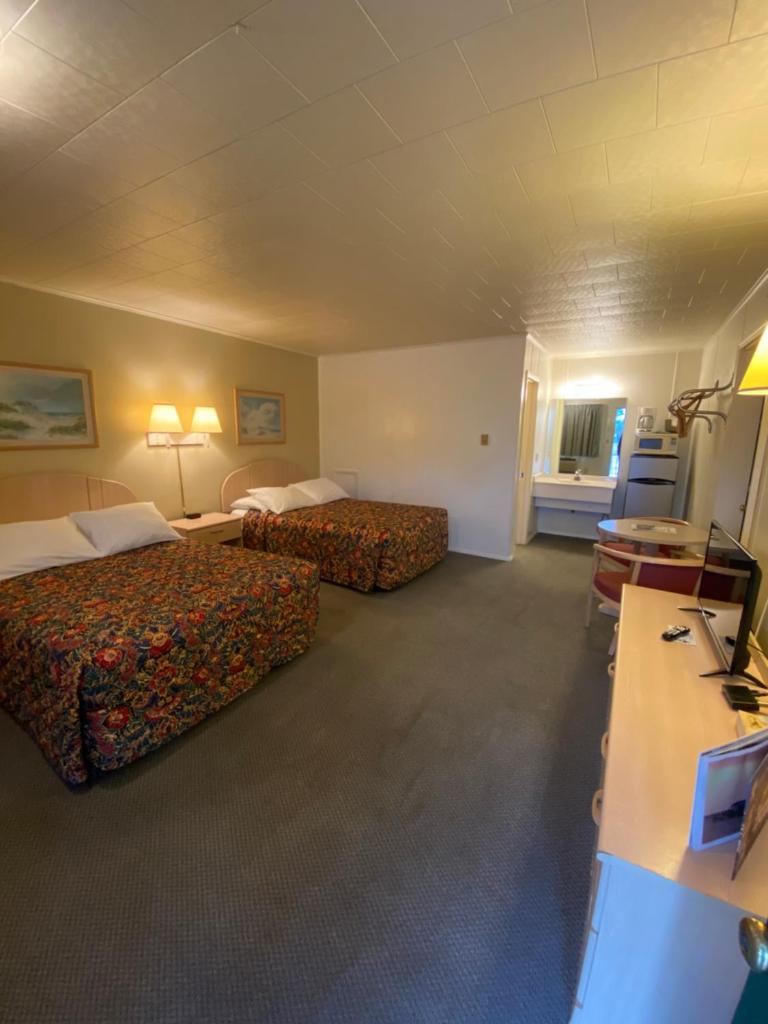 Birchwood inn photo 1