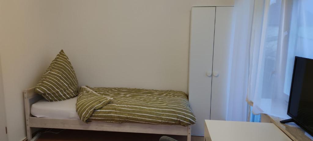 Schöne, renovierte und optimal gelegene Wohnung OG photo 4