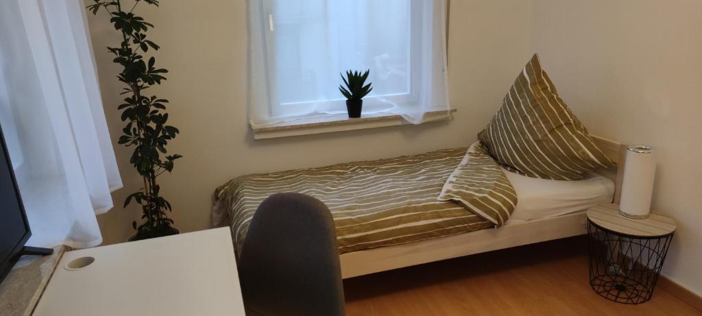 Schöne, renovierte und optimal gelegene Wohnung OG photo 3