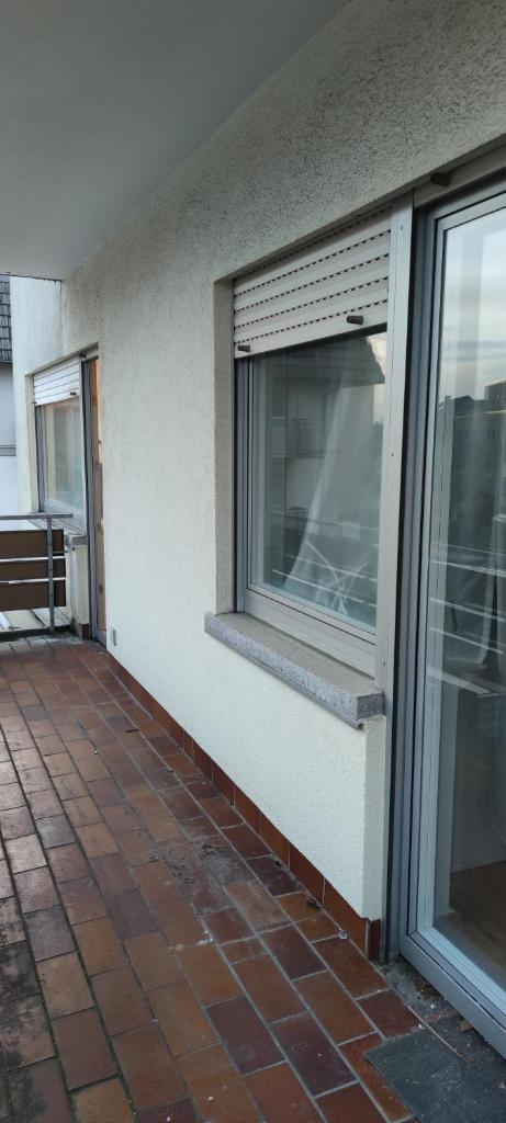 Schöne, renovierte und optimal gelegene Wohnung OG photo 2