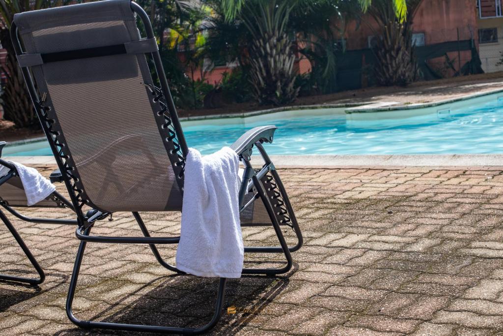 Le Jardin Secret Guyanais - Piscine - Fibre - Tente Lumineuse photo 3