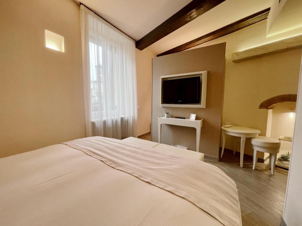 B&B Verona Centro - Tap to explore photos