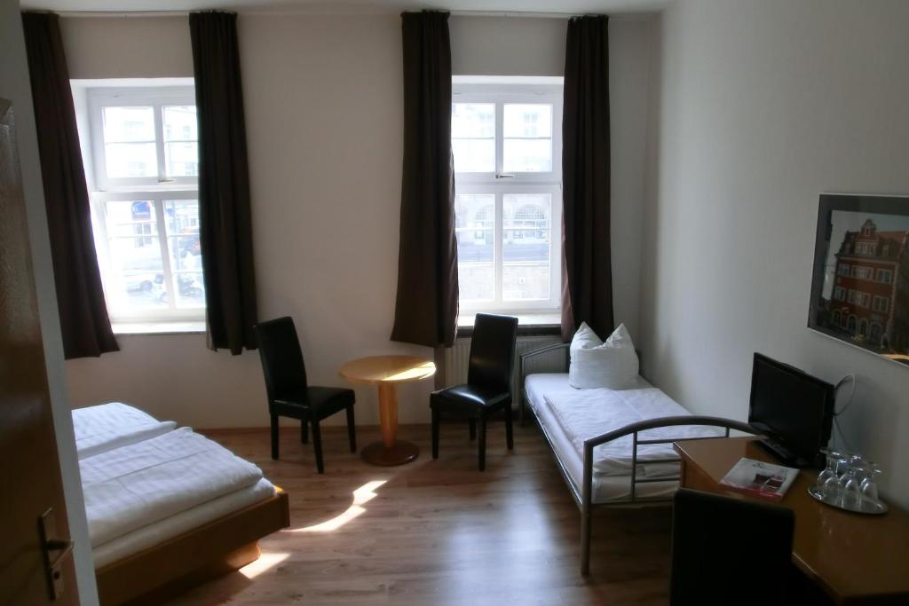 Hotel Schweizer Hof photo 2