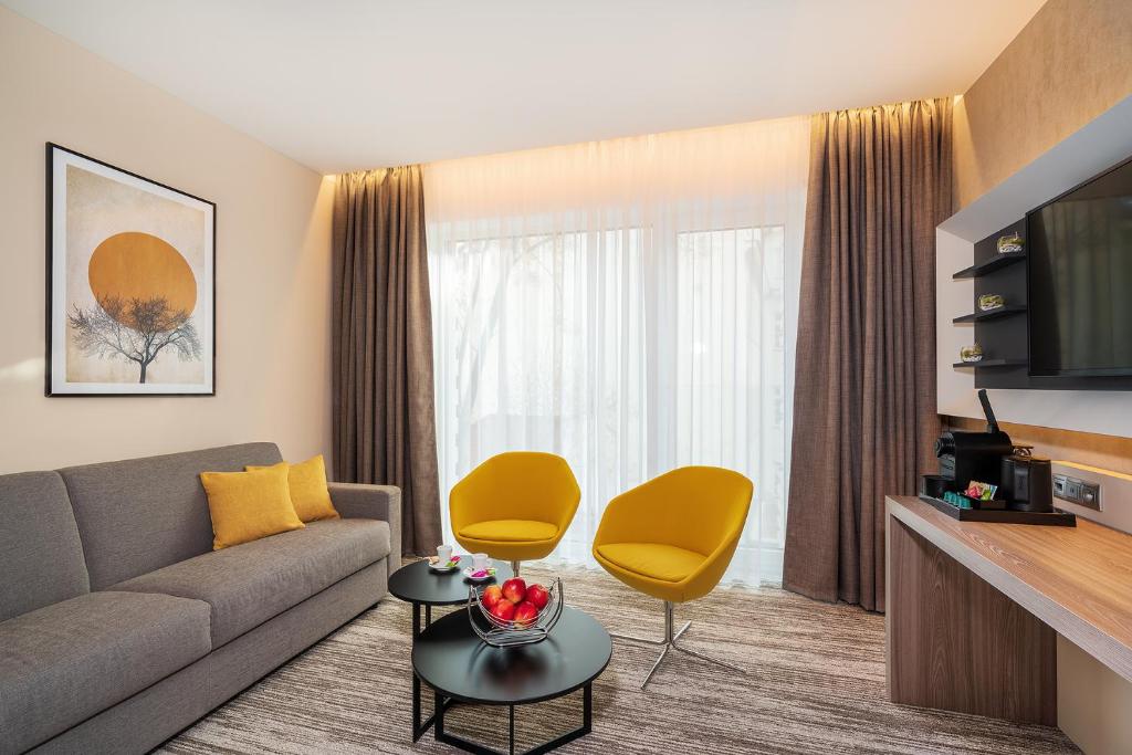 Сьюит (Улучшенный люкс), Hotel Cube