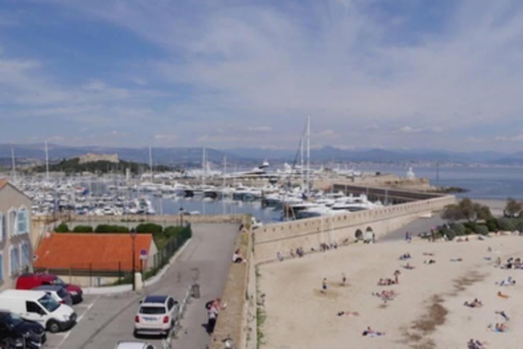 BORD DE MER - AC, WIFI, chic, balcony, sea view photo 4