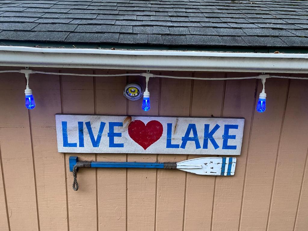 Live Luv Lake photo 1