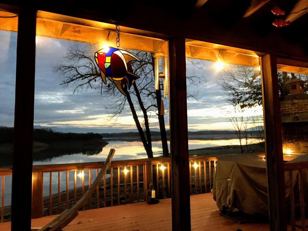 Live Luv Lake photo 3