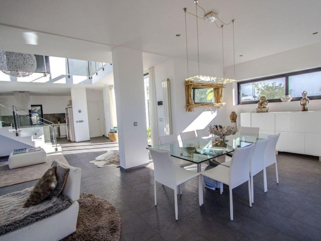 Architect modern design villa in Sitges Hills photo 4