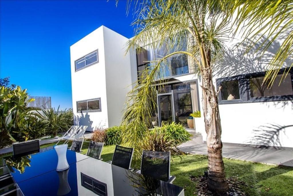 Architect modern design villa in Sitges Hills photo 2