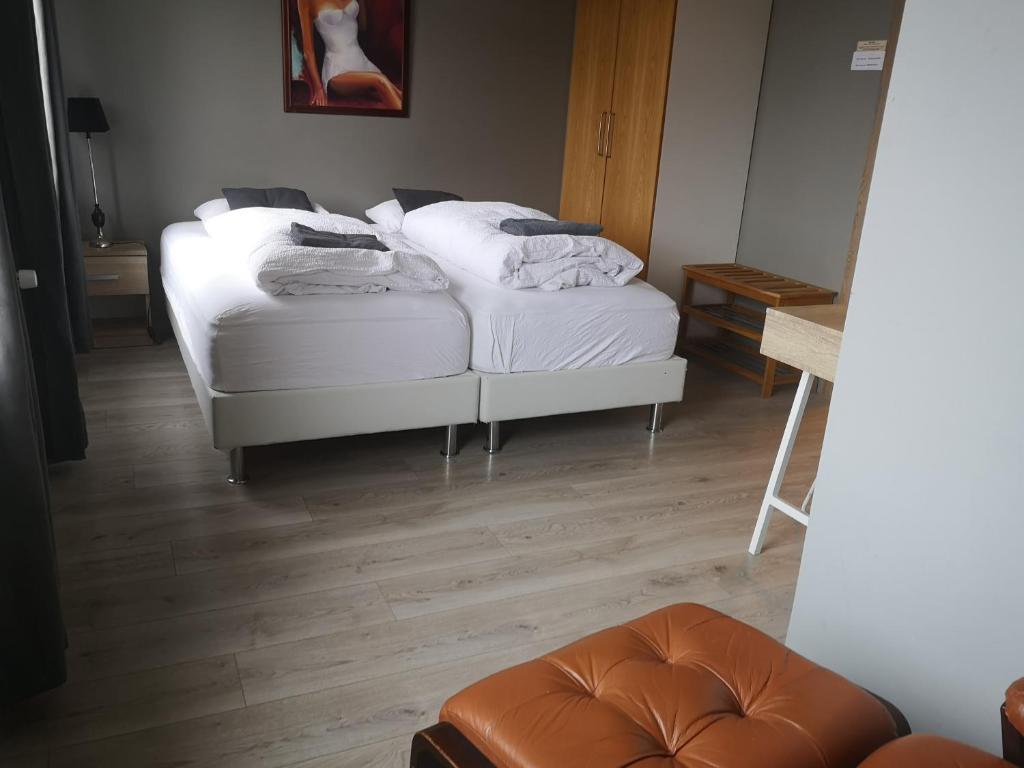 Acco Town Square Apartments photo 3