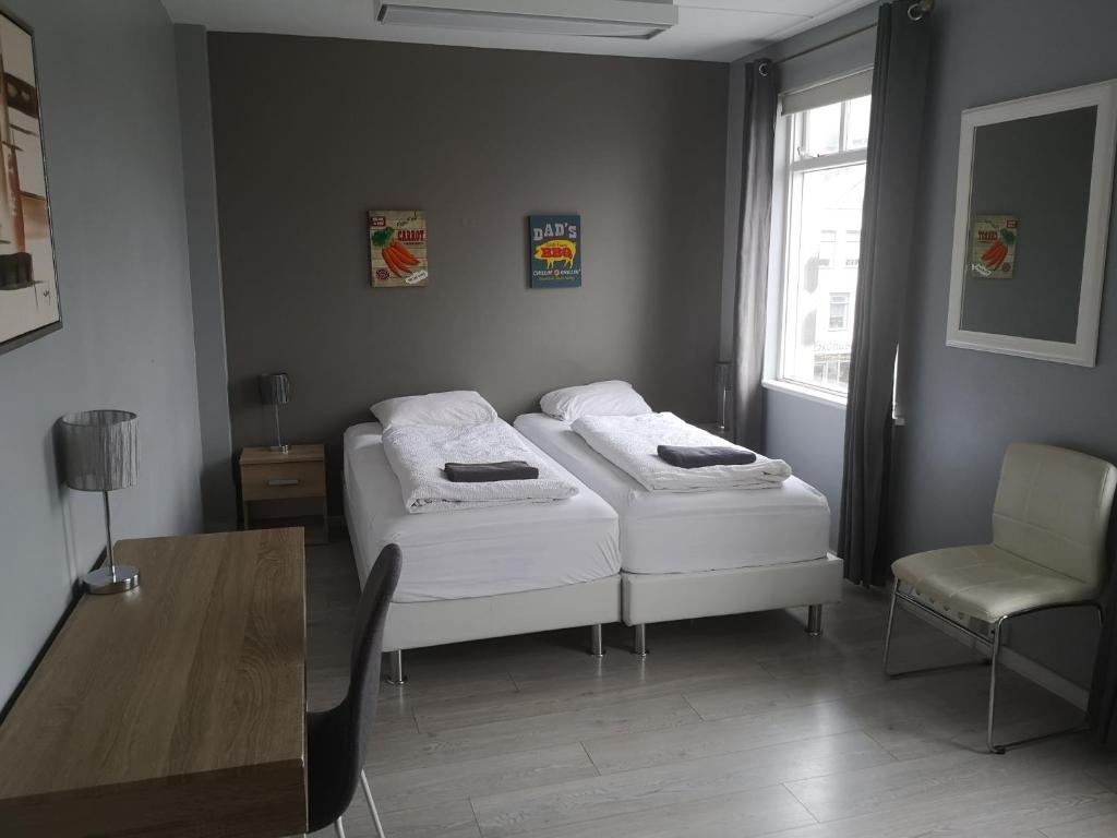 Acco Town Square Apartments photo 2