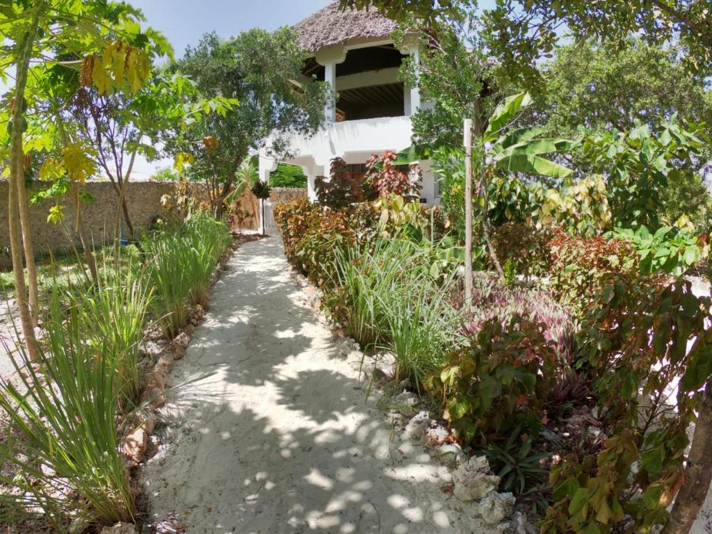 kome-Maya garden photo 4