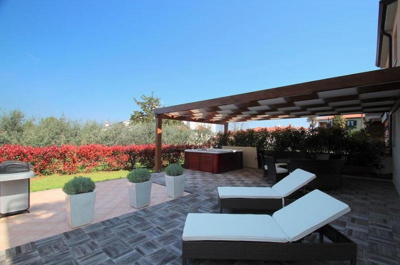 4 Star app Adriana with sea view and jacuzzi photo 2