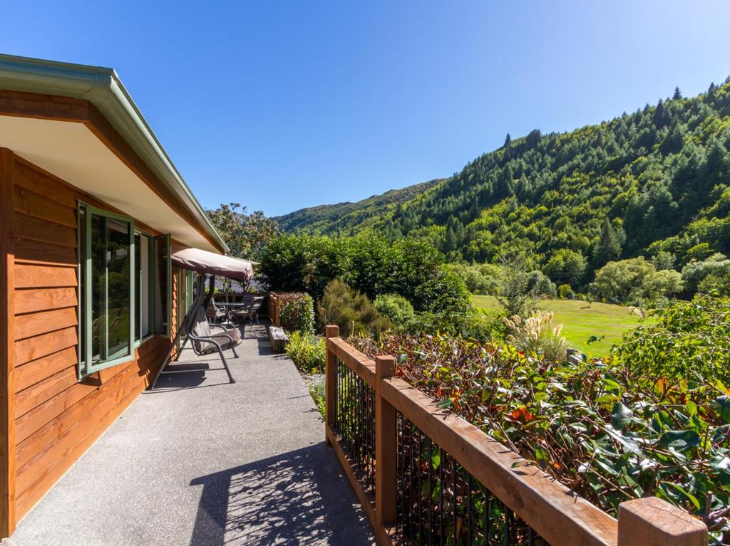 Sawmillers Retreat - Arrowtown Holiday Home photo 1