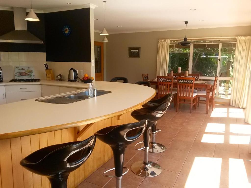 Summer Retreat - Blenheim Holiday Home photo 4