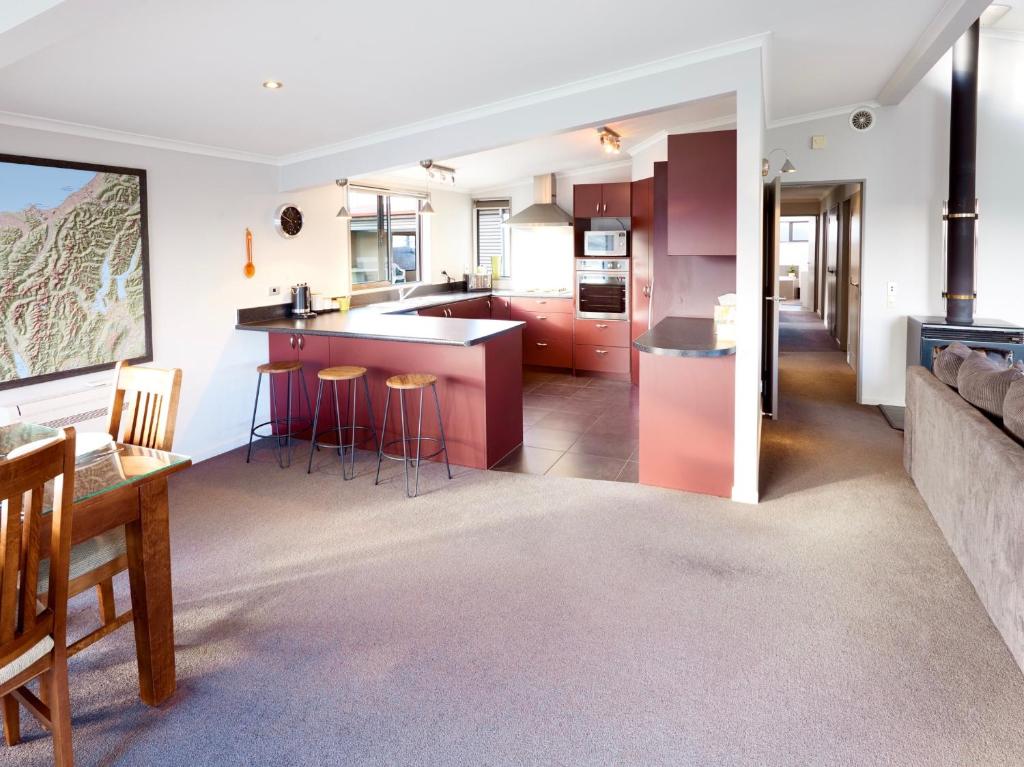 Juno Escape - Wanaka Holiday Home photo 2