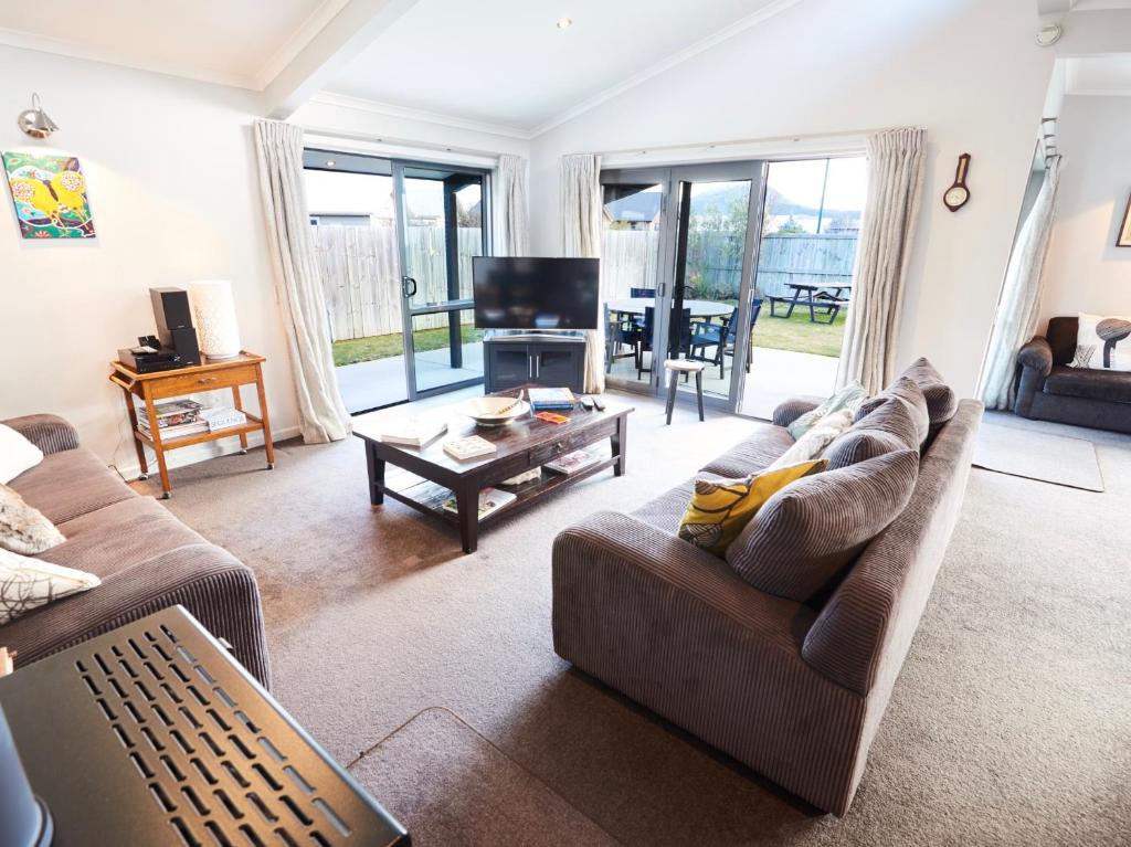 Juno Escape - Wanaka Holiday Home photo 4