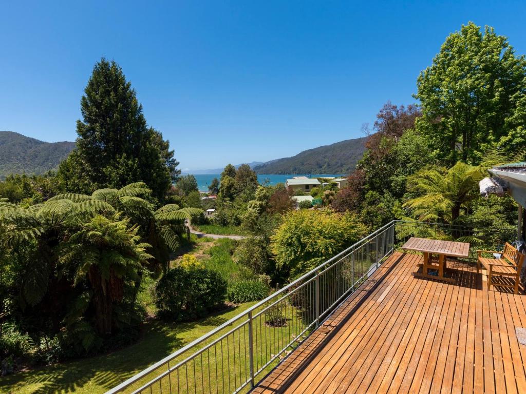 Serene Sounds - Anakiwa Holiday Home photo 1