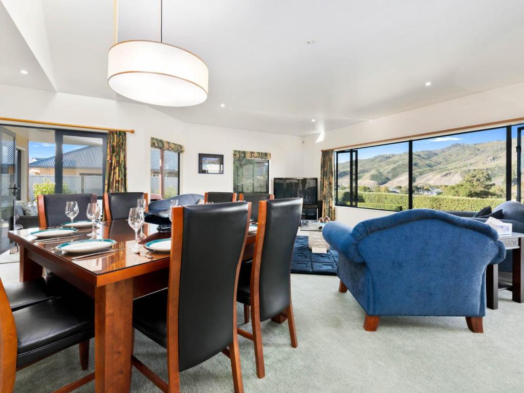 Kawarau Bay View - Cromwell Holiday Home photo 3