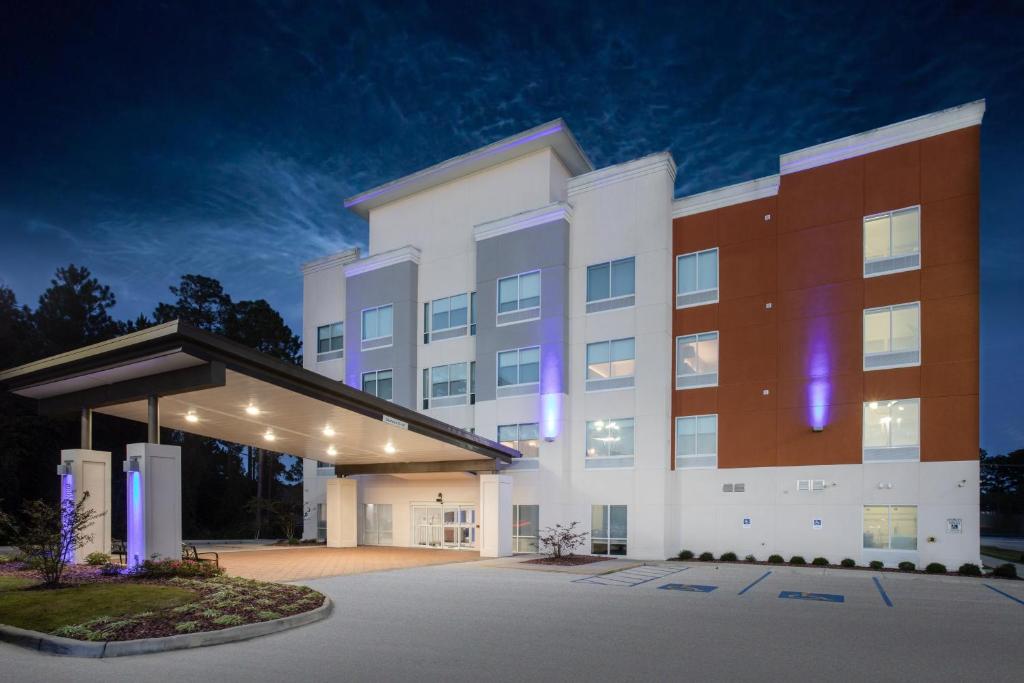 Holiday Inn Express Slidell, an IHG Hotel image
