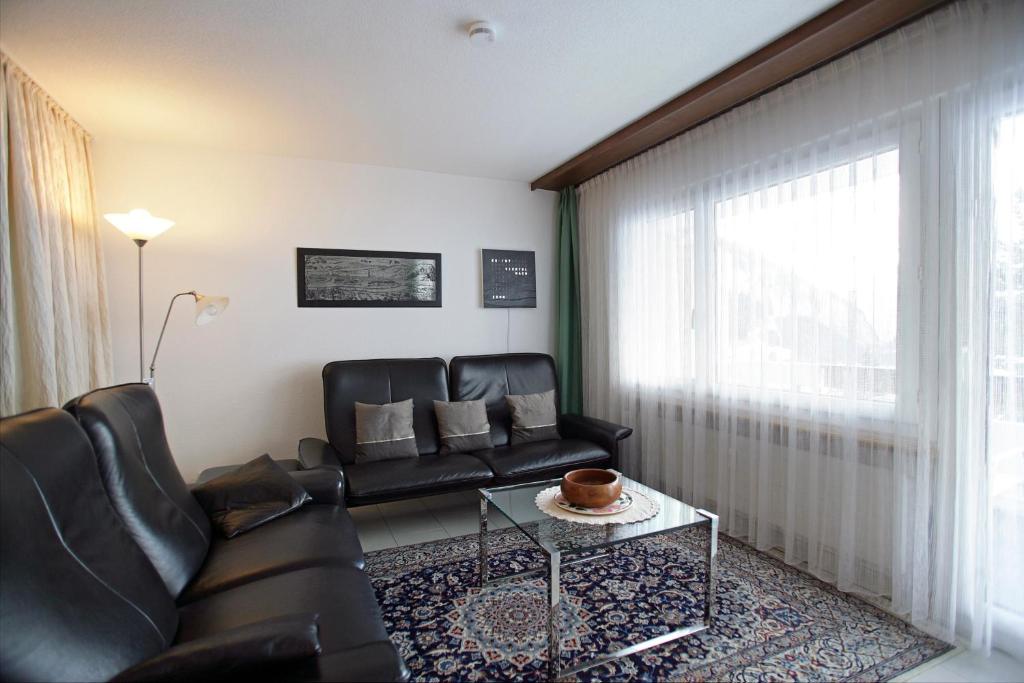 Baron / Baronesse Apartments photo 4
