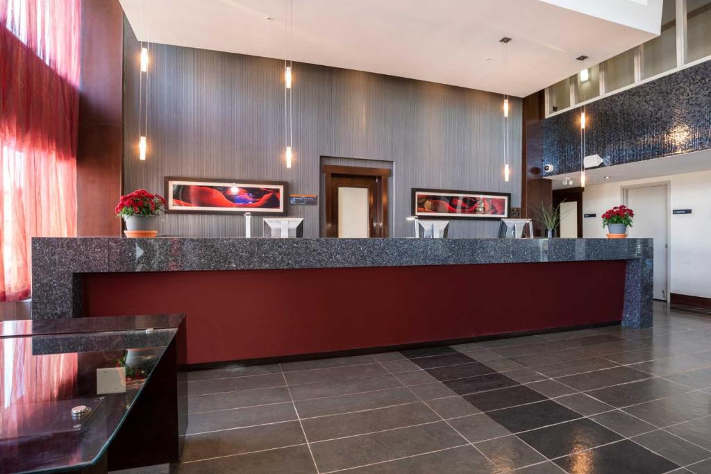 Sandman Hotel & Suites Winnipeg Airport photo 4