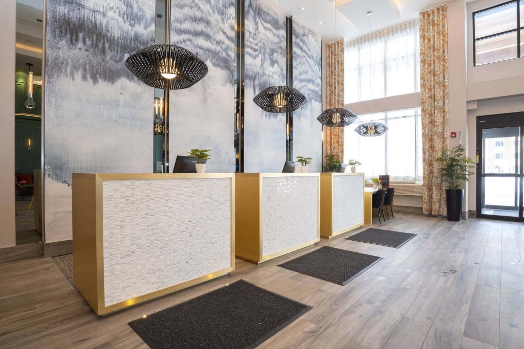 Sandman Signature Sherwood Park Hotel photo 2