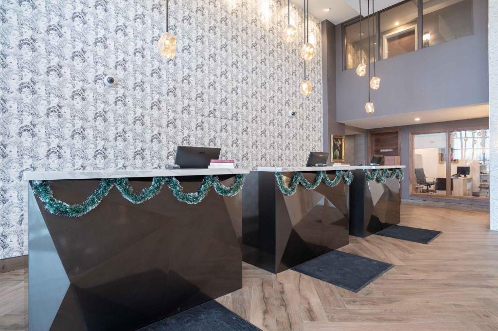 Sandman Signature Ottawa Airport Hotel photo 1