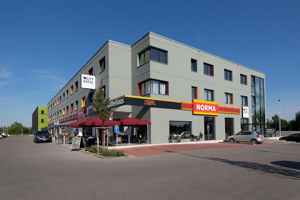 N+S City Hotel Neumarkt photo 4