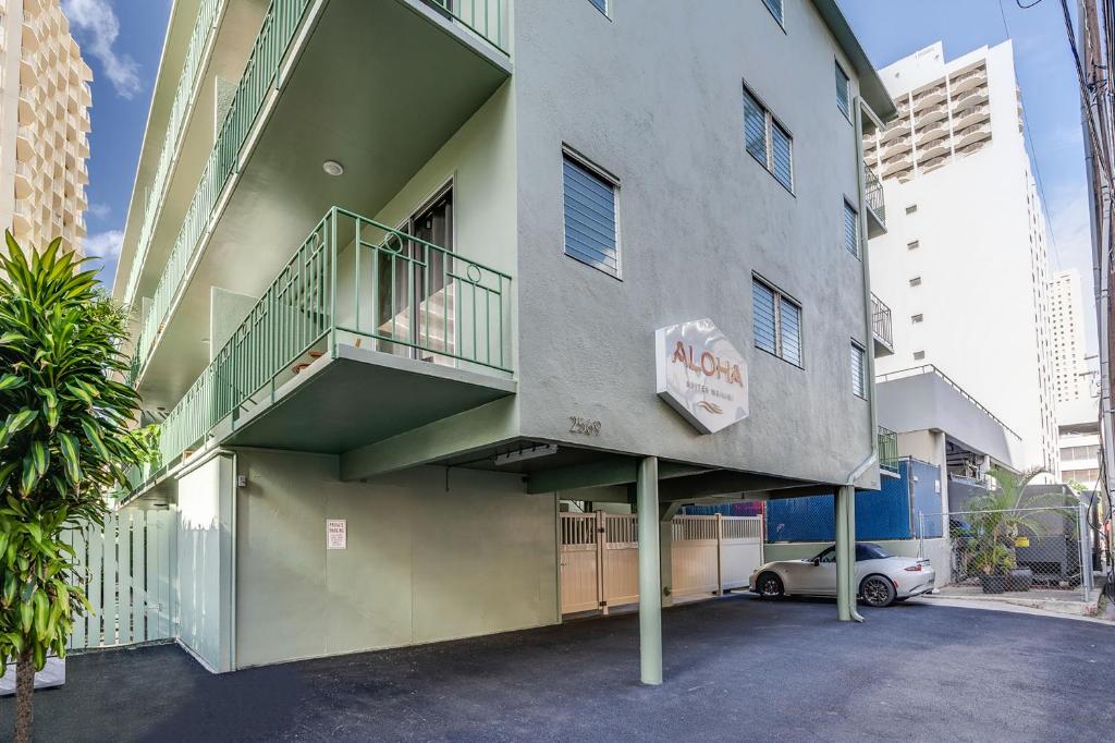 Aloha Suites Waikiki image
